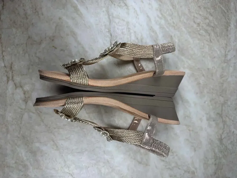 SHIBEVER Champagne Rhinestone Low Wedge Sandals Elastic Strap Women’s EU 40